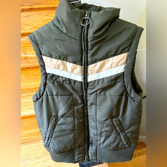 Wet Seal XS Puffer - Picture 1 of 3